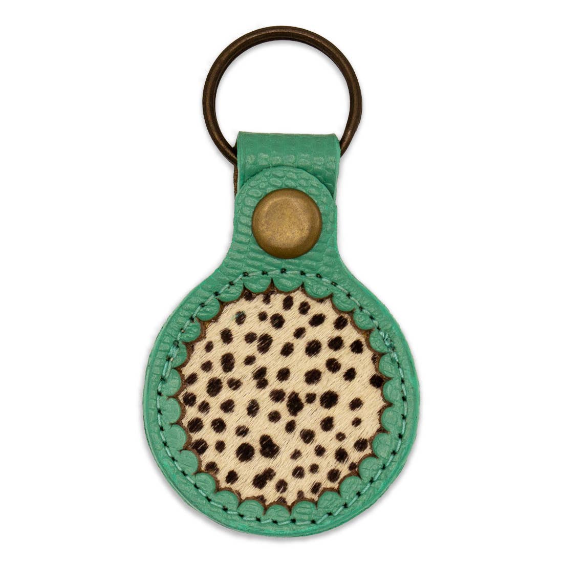 Anhänger für AirTags in runder Form mit einem Ring und einem Knopf, in den Farben mint und Leopardenmuster