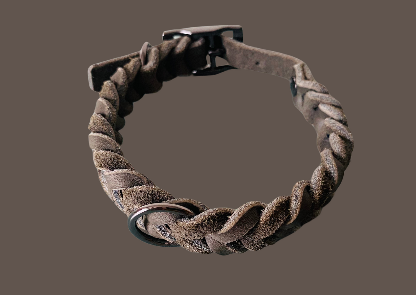 Halsband aus Leder geflochten in der Farbe grau mit Verschluß und Ring in Anthrazit