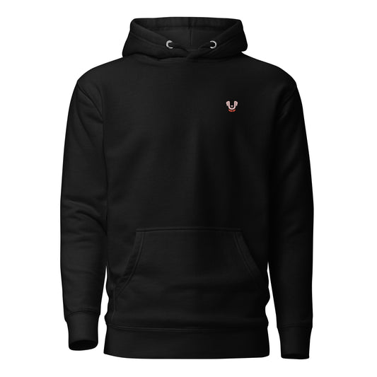 Hoodie in schwarz mit Kapuze, Logo auf der linken Brustseite und Kängurutasche vorne.